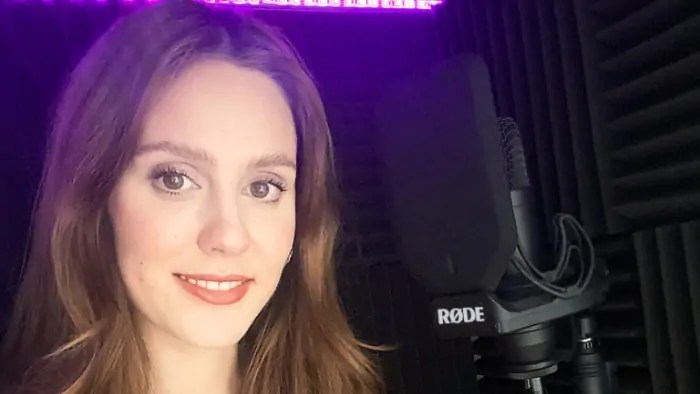 Nicole-in-Booth-1536x2048-1